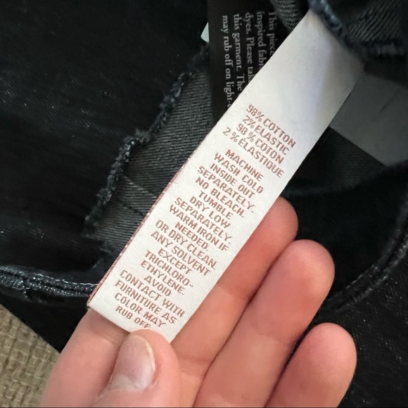 Scripted Jean skirt - Picture 3 of 5